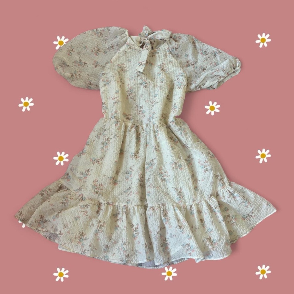 Urban Outfitters Women's Cream and White Floral Dress